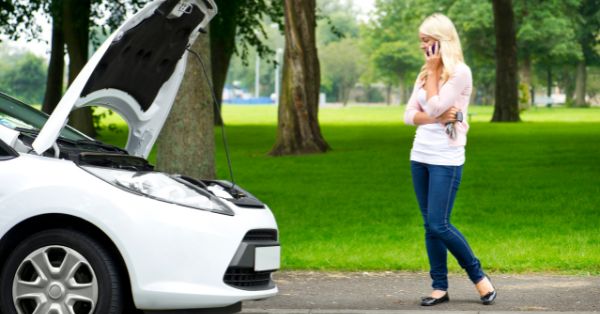 Watch Out for These 4 Things if You Break Down on the Side of the Road in Melbourne