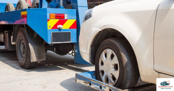 Towing Etiquette: Navigating the Roads with Courtesy